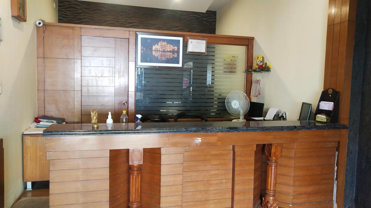 Hotel Vyshak International Mysore Εξωτερικό φωτογραφία