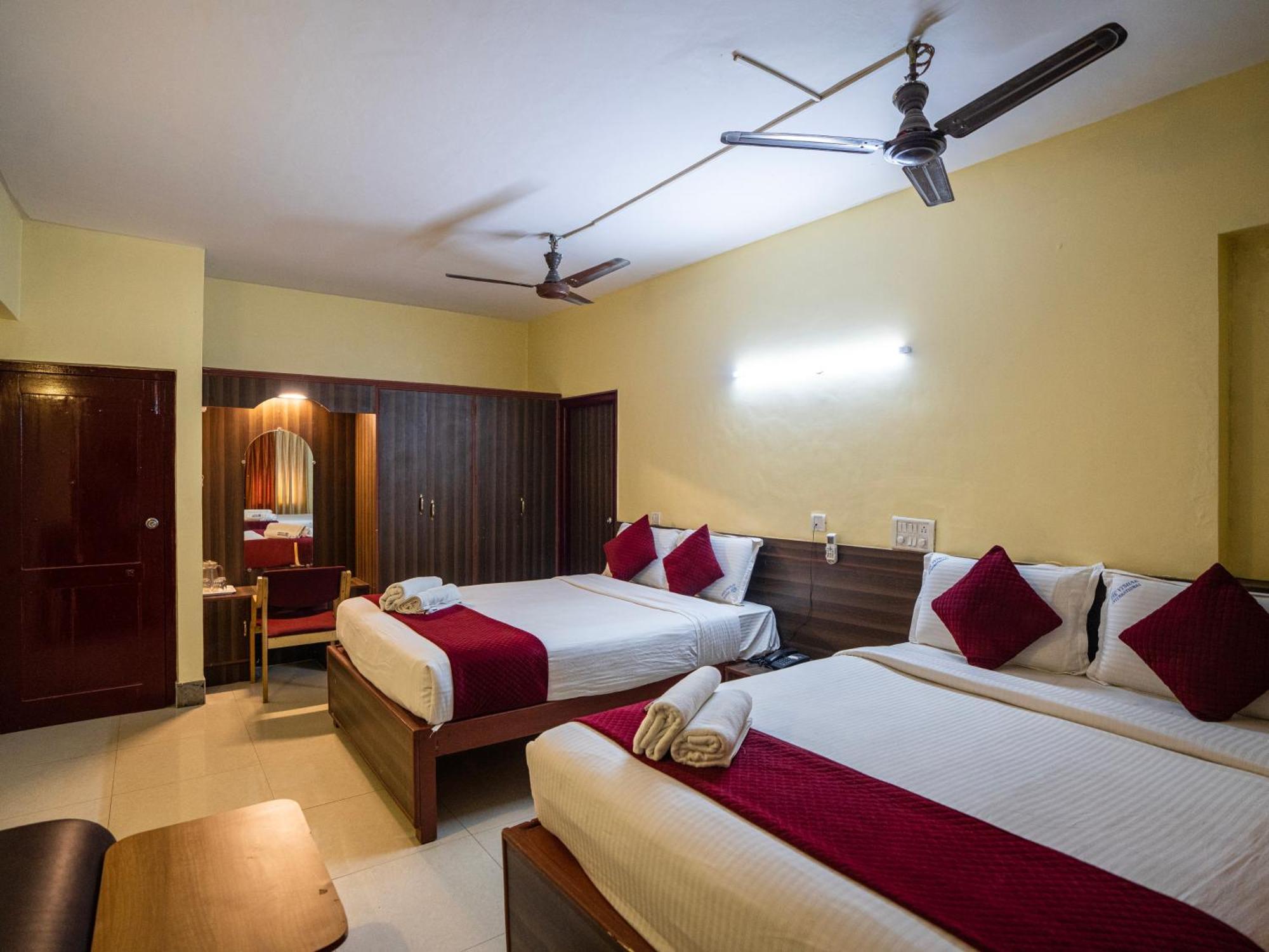 Hotel Vyshak International Mysore Εξωτερικό φωτογραφία